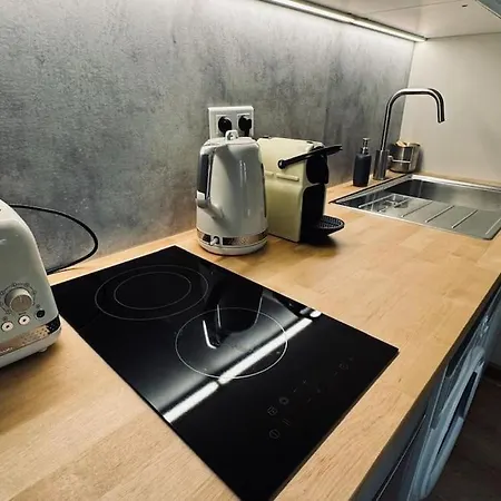 Equipe Proche Tour Eiffel * Paris